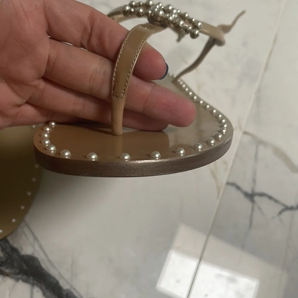 Chanel Nude & White Pearl Thong Flat Sandals🤍
